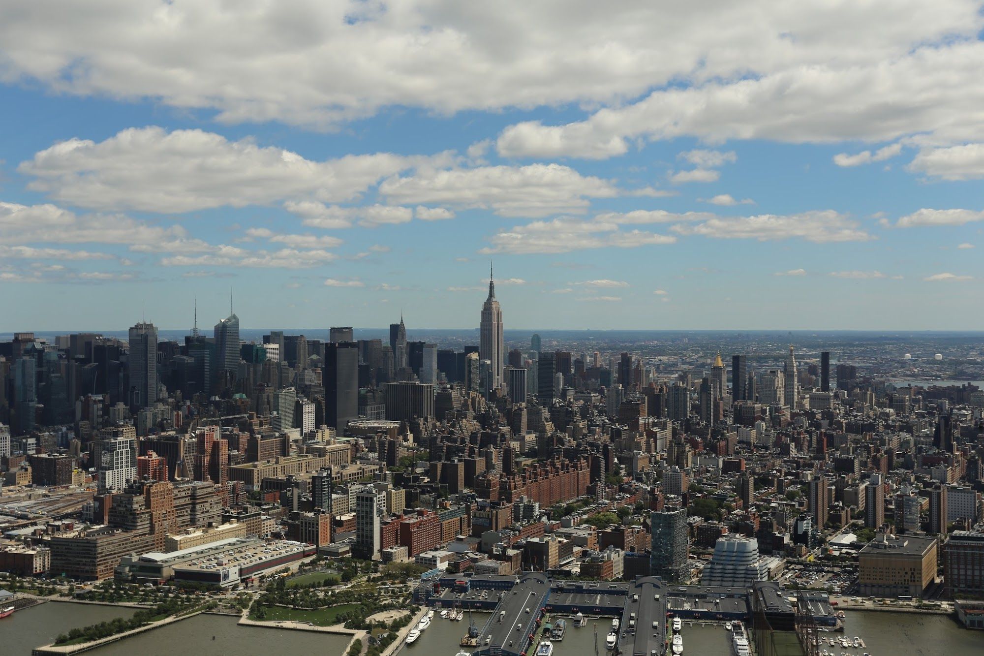 Empire State BuildingCanon 6D, 17-40mm f/4L lens: iso100, 40mm, 0ev, f10, 1/125