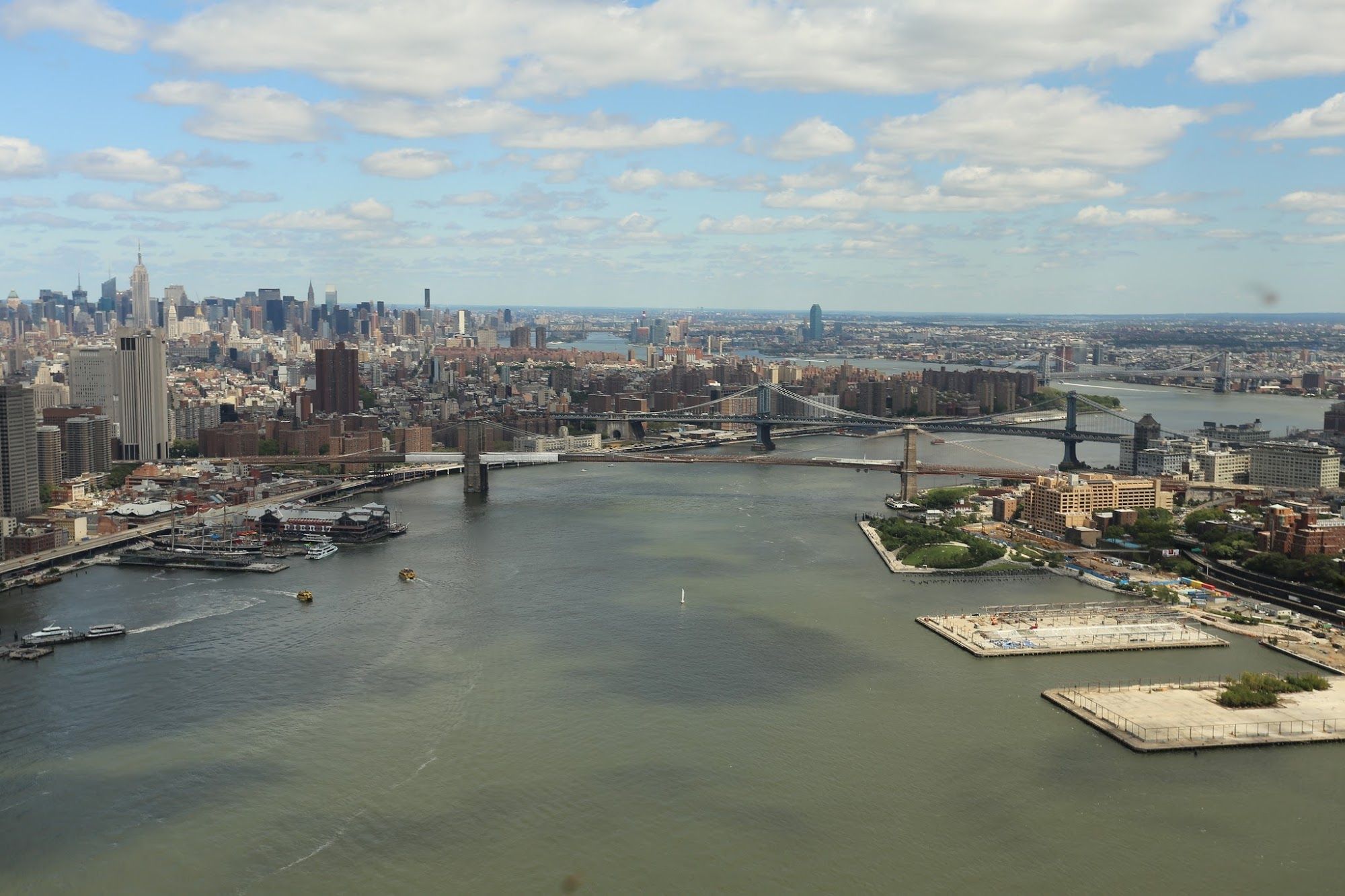 Brooklyn BridgeCanon 6D, 17-40mm f/4L lens: iso100, 40mm, 0ev, f10, 1/100